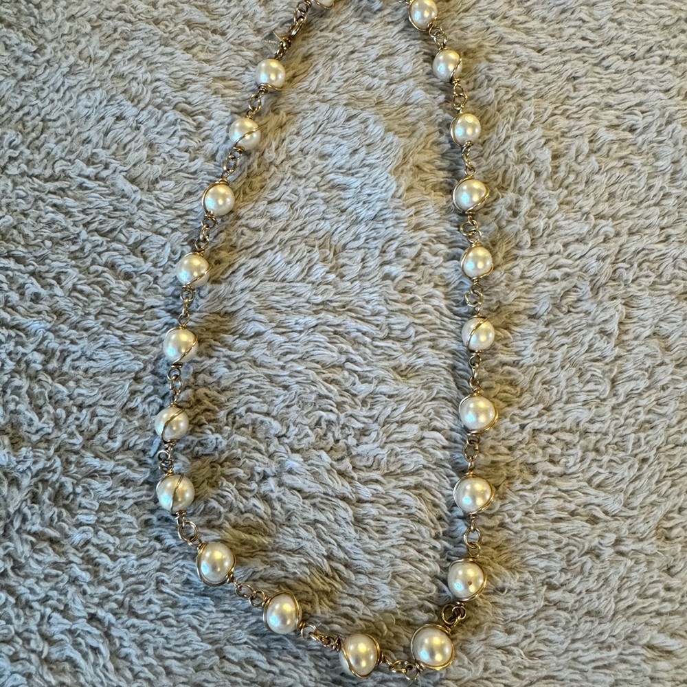 Sarah Coventry Elegant Pearl Necklace with Earrings